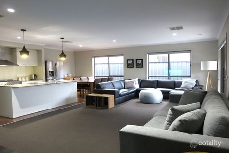 Property photo of 16 Calm Avenue Craigieburn VIC 3064