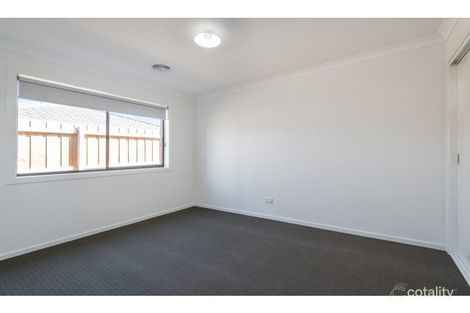 Property photo of 4/4 Mantello Drive Werribee VIC 3030