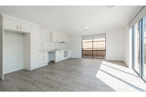 Property photo of 4/4 Mantello Drive Werribee VIC 3030
