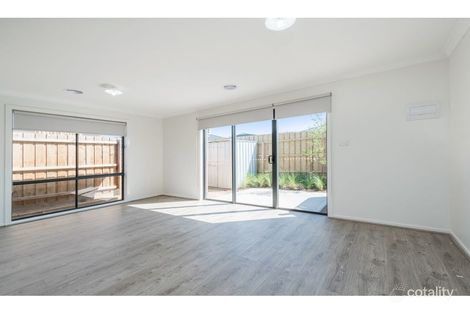 Property photo of 4/4 Mantello Drive Werribee VIC 3030