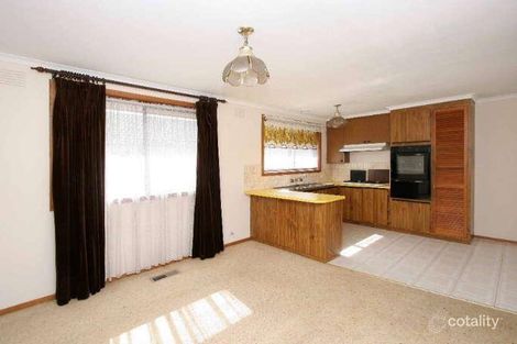 Property photo of 10 Boyle Crescent Mill Park VIC 3082