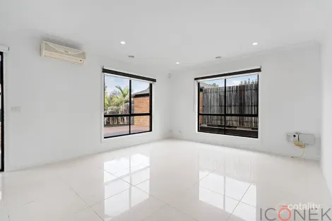 Property photo of 21 Vautier Place South Morang VIC 3752