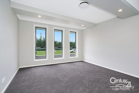 Property photo of 10 Eleanor Close Hamlyn Terrace NSW 2259