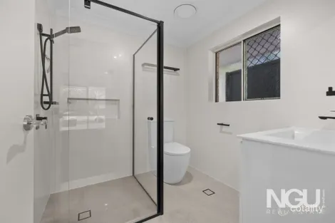 Property photo of 37 Comona Court Wulkuraka QLD 4305