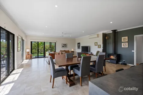 Property photo of 13 Jenny Court Mansfield VIC 3722