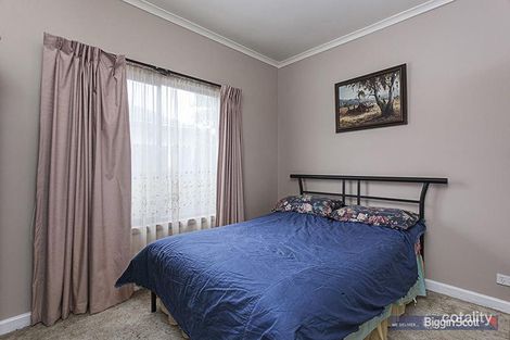 Property photo of 18 Almond Avenue Brooklyn VIC 3012