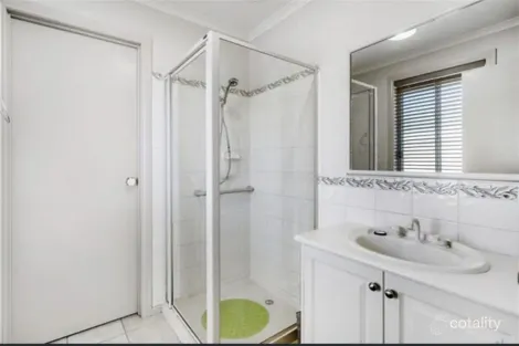 Property photo of 41 Fieldstone Boulevard Beaconsfield VIC 3807