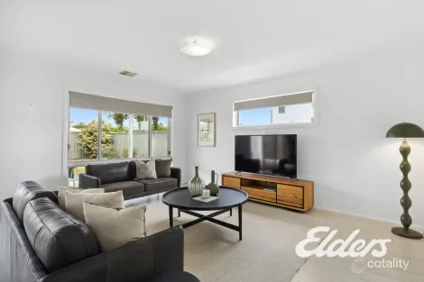 Property photo of 7 Shell Close Yarrawonga VIC 3730