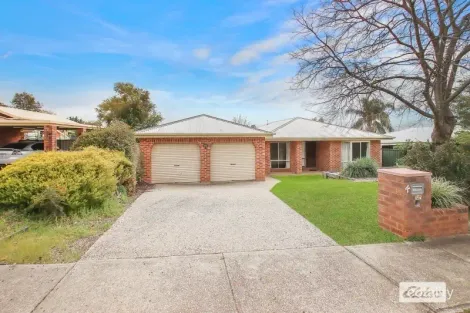 Property photo of 4 Azure Drive West Wodonga VIC 3690