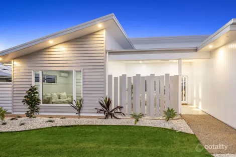 Property photo of 32 Lugano Street Ashfield QLD 4670
