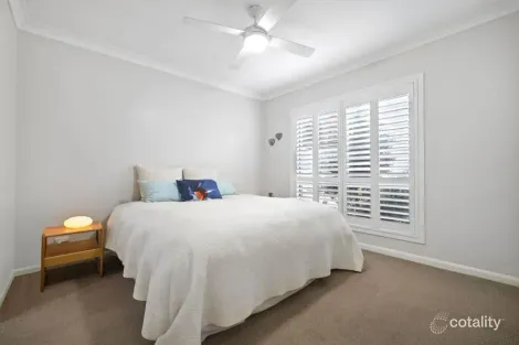 Property photo of 2/245A Mackenzie Street Centenary Heights QLD 4350