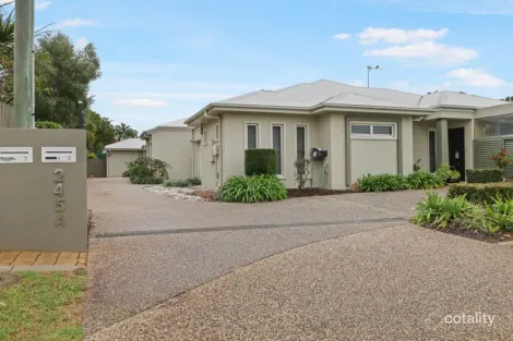 2/245a Mackenzie St, Centenary Heights, QLD 4350
