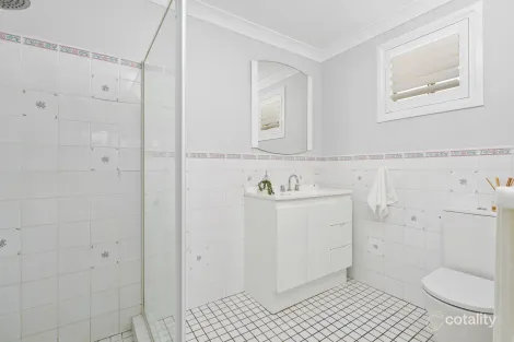 Property photo of 100 Bronzewing Drive Erina NSW 2250