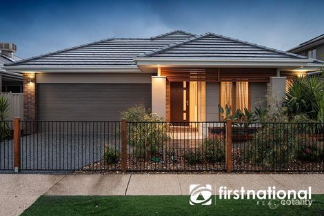 13 Loxton Way, Pakenham, VIC 3810