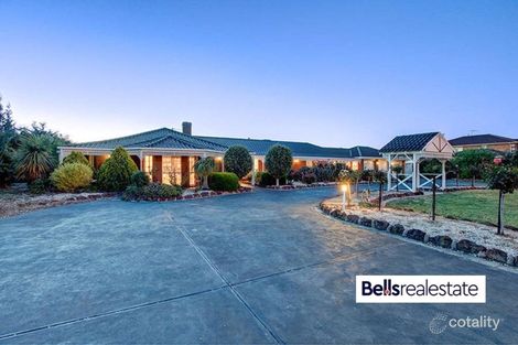 Property photo of 28 Gourlay Road Hillside VIC 3037