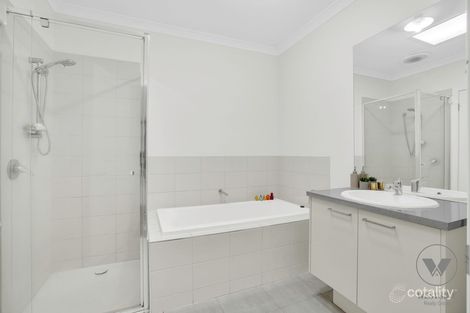 Property photo of 10 Akram Way Rockbank VIC 3335