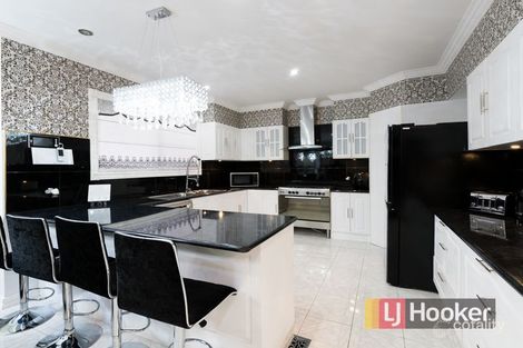 Property photo of 22 Montbrae Circuit Narre Warren North VIC 3804