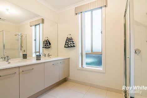 Property photo of 4 Cloverbank Drive Cranbourne East VIC 3977