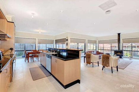 Property photo of 3 Hunter Avenue Roxburgh Park VIC 3064