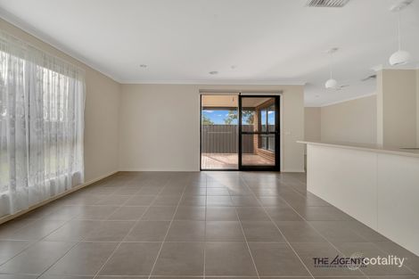 Property photo of 11 Luster Crescent Tarneit VIC 3029