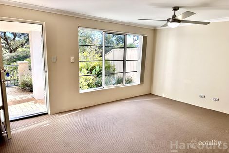 Property photo of 11 Hirono Approach Meadow Springs WA 6210