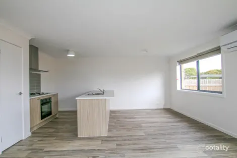 Property photo of 2/18 Botanic Road Warrnambool VIC 3280