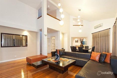 Property photo of 17 Dunlop Crescent Mill Park VIC 3082