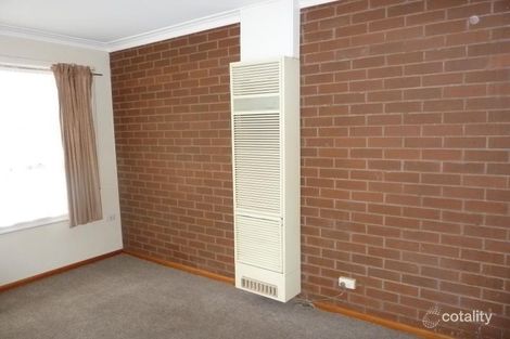 Property photo of 2/2 Edlyn Street Wendouree VIC 3355