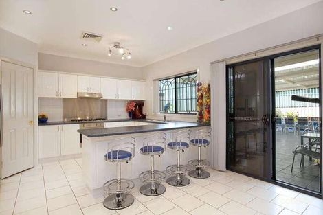 Property photo of 21 Ferraro Crescent West Hoxton NSW 2171