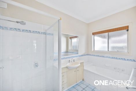 Property photo of 55 Paton Crescent Forest Lake QLD 4078