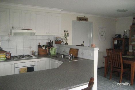 Property photo of 5 Jenny Court Cranbourne North VIC 3977