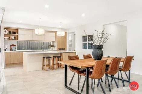 Property photo of 8 Neon Crescent Strathfieldsaye VIC 3551