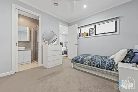 Property photo of 2/17 Harmer Road Hallam VIC 3803