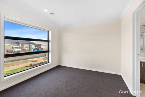 Property photo of 24 Kangaroo Paw Drive Leopold VIC 3224