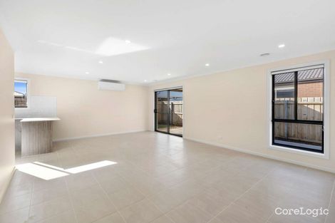 Property photo of 24 Kangaroo Paw Drive Leopold VIC 3224