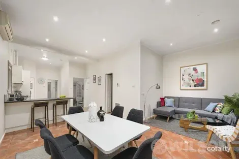 Property photo of 17 Lansdowne Road St Kilda East VIC 3183