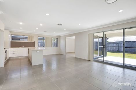Property photo of 12 Yatay Street Rural View QLD 4740