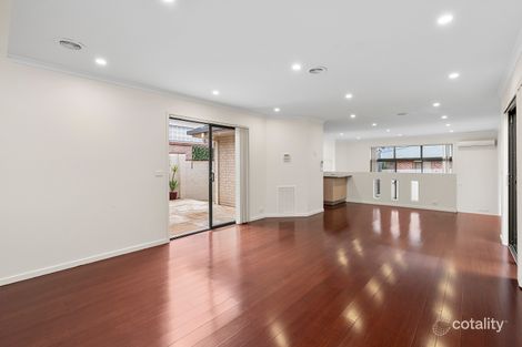 Property photo of 2/32 Doeberl Place Karabar NSW 2620