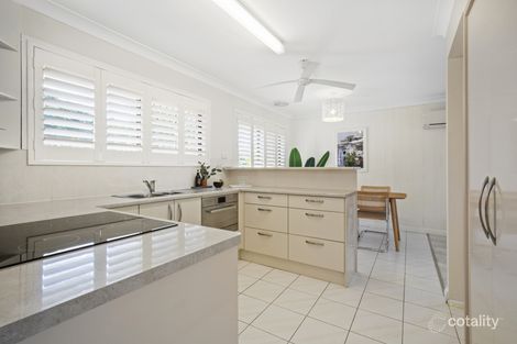Property photo of 10 Poinciana Boulevard Broadbeach Waters QLD 4218