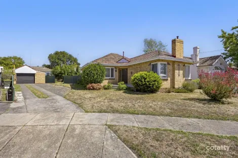 8 El Ramleh Ave, Wendouree, VIC 3355