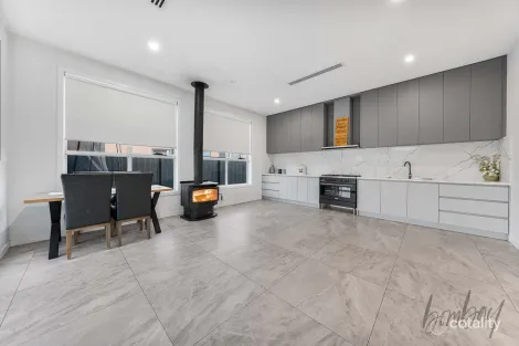 Property photo of 328 Highlander Drive Craigieburn VIC 3064