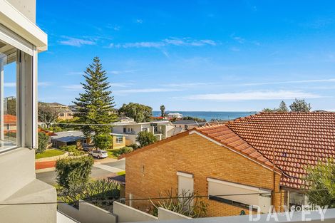 Property photo of 23 Robin Avenue Sorrento WA 6020