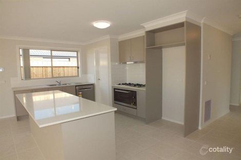 Property photo of 5 Weebill Way Pakenham VIC 3810