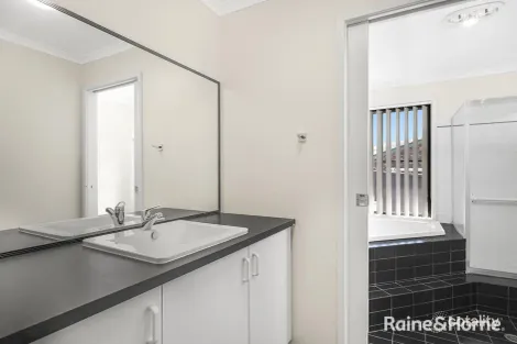 Property photo of 10 Melanie Close Jewells NSW 2280