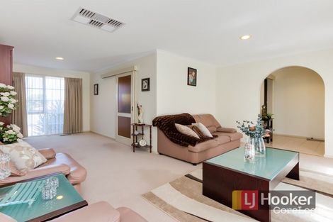 Property photo of 9 Wevlin Close Endeavour Hills VIC 3802