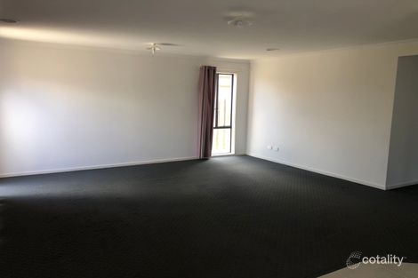 Property photo of 10 Tiarne Crescent Hampton Park VIC 3976