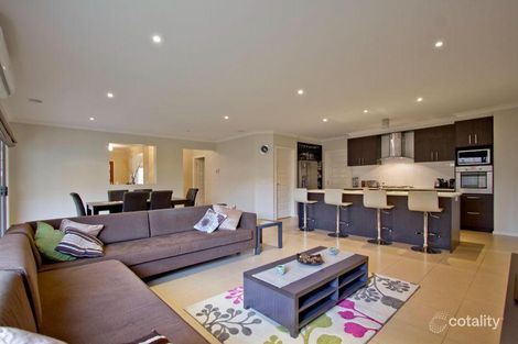 Property photo of 18 Sky Way Carrum Downs VIC 3201