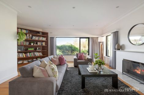 Property photo of 1 Banff Court Balwyn VIC 3103