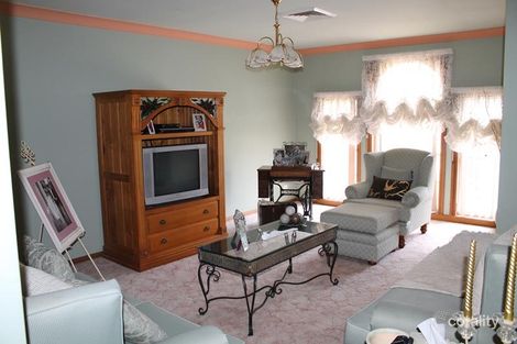Property photo of 16 Condello Crescent Edensor Park NSW 2176
