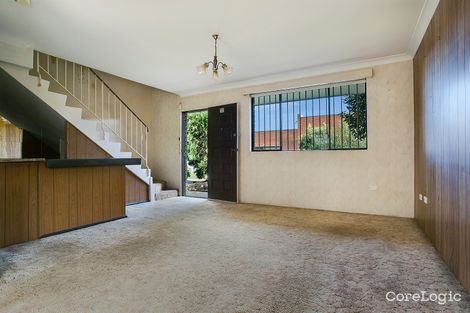 Property photo of 10/9-13 Surrey Street Minto NSW 2566